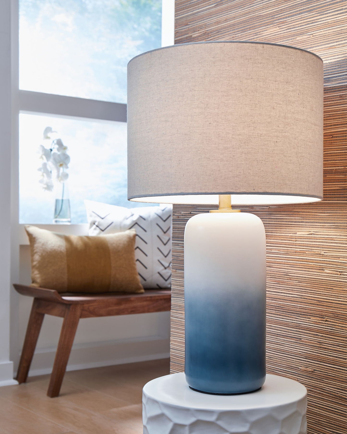 Lemrich - Ceramic Table Lamp - White