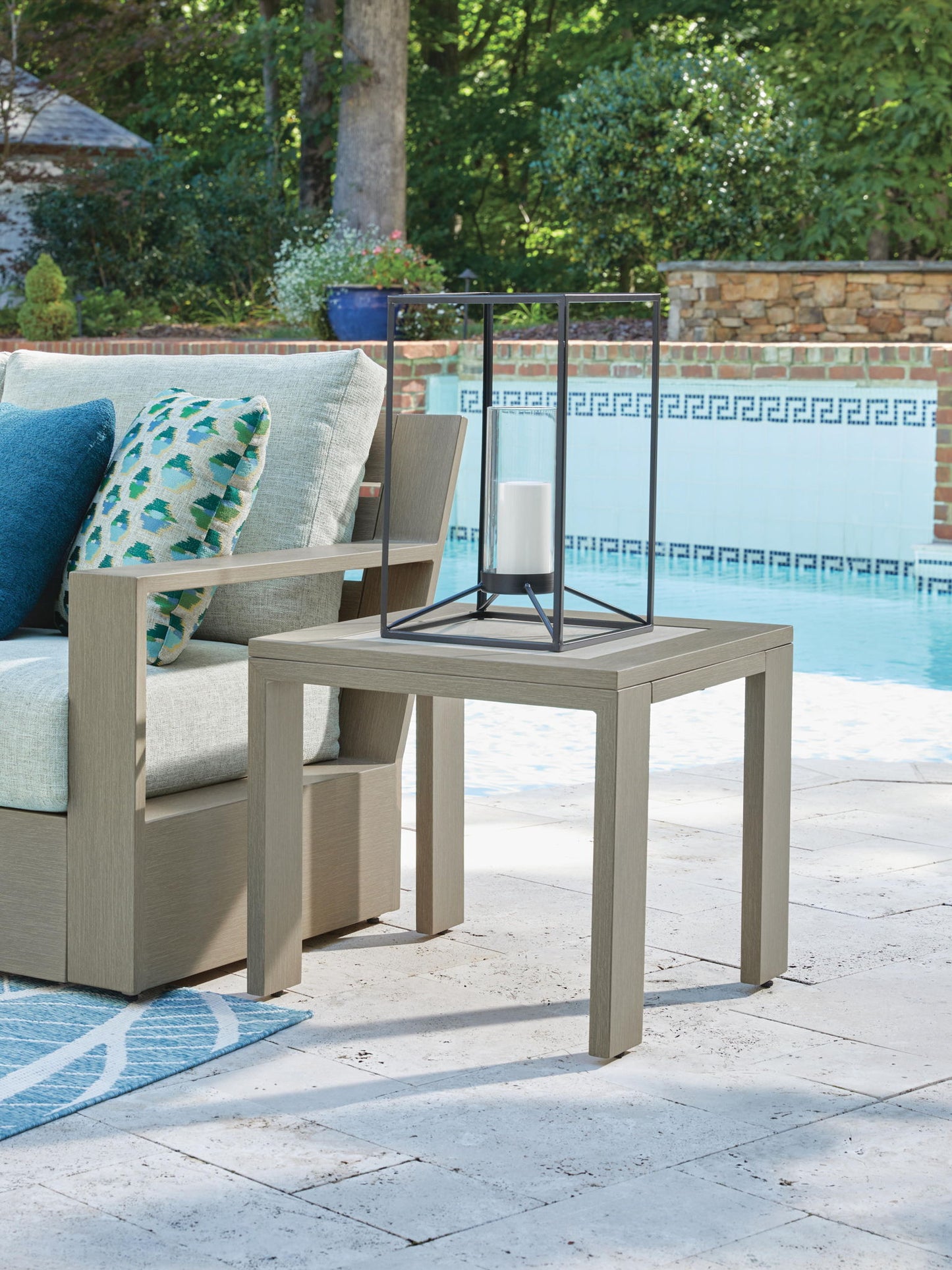 Kimpton Isle - Table