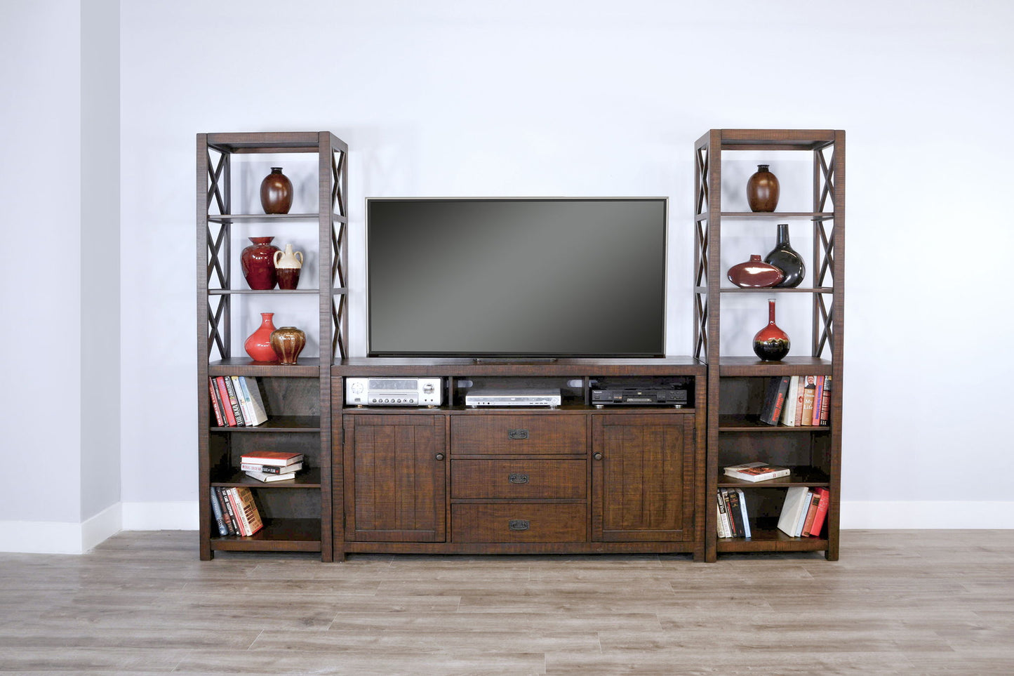 Homestead - Entertainment Wall (66,B,2Xp) - Tobacco Leaf