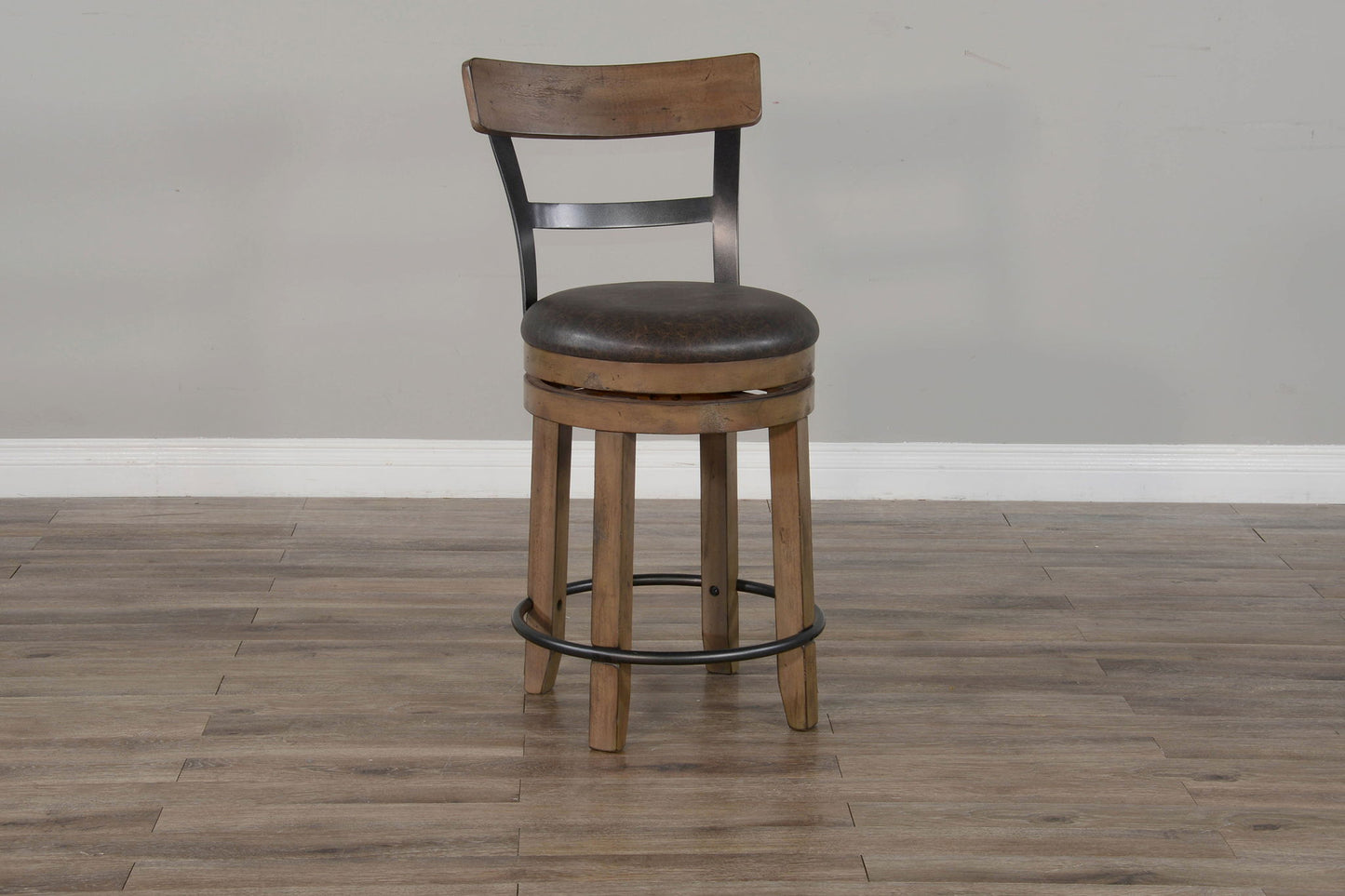 Doe Valley - Swivel Barstool