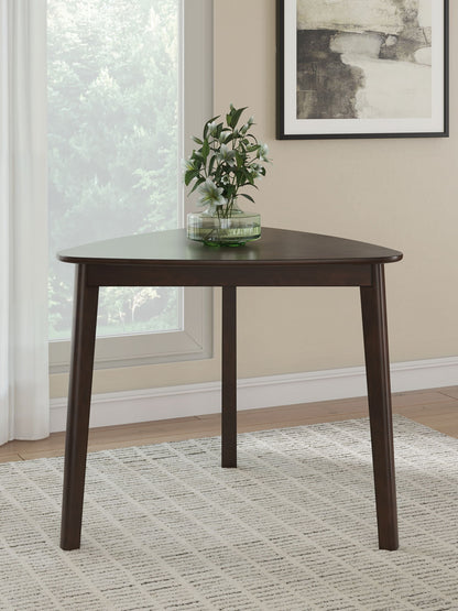 Shorbyn - Triangle Dining Room Table - Merlot