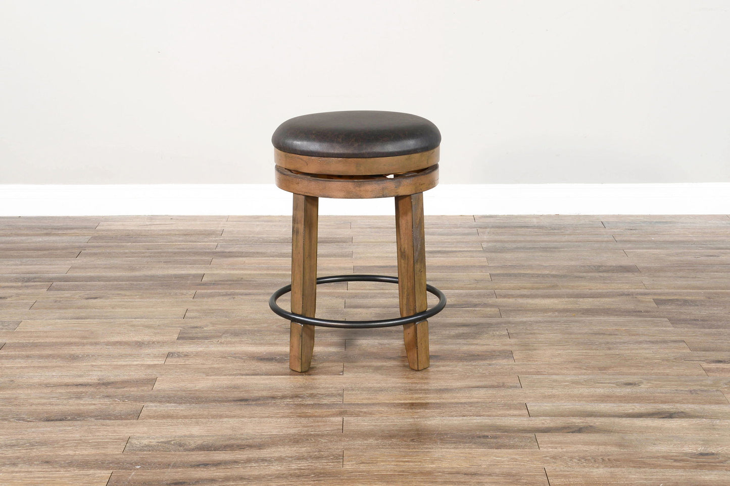 Doe Valley - Swivel Stool